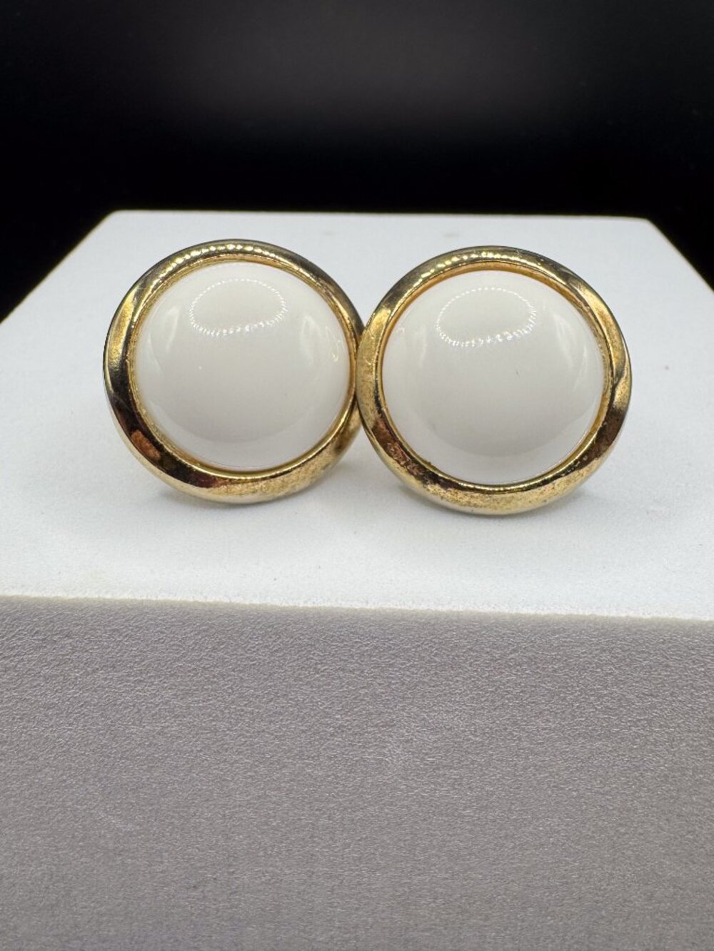 Vintage Crown Trifari White Lucite Cabochon Gold Tone Clip On Earrings